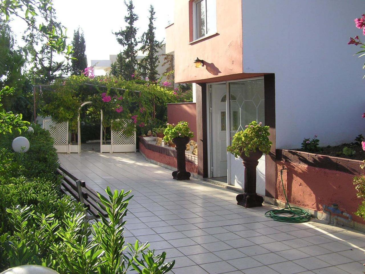 Knossos Aparthotel Pánormos Buitenkant foto