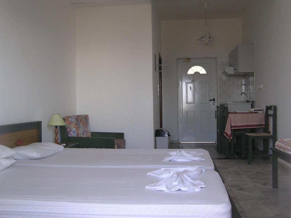 Knossos Aparthotel Pánormos Kamer foto